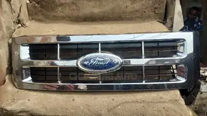 Frontgrill Ford Escape 2008