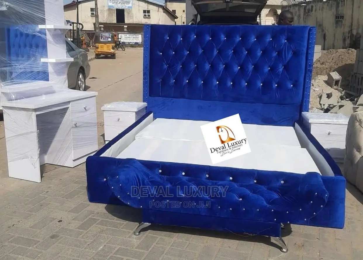 6 by 6 Executive Bed Frame. Complete Set With Dressing Mirror