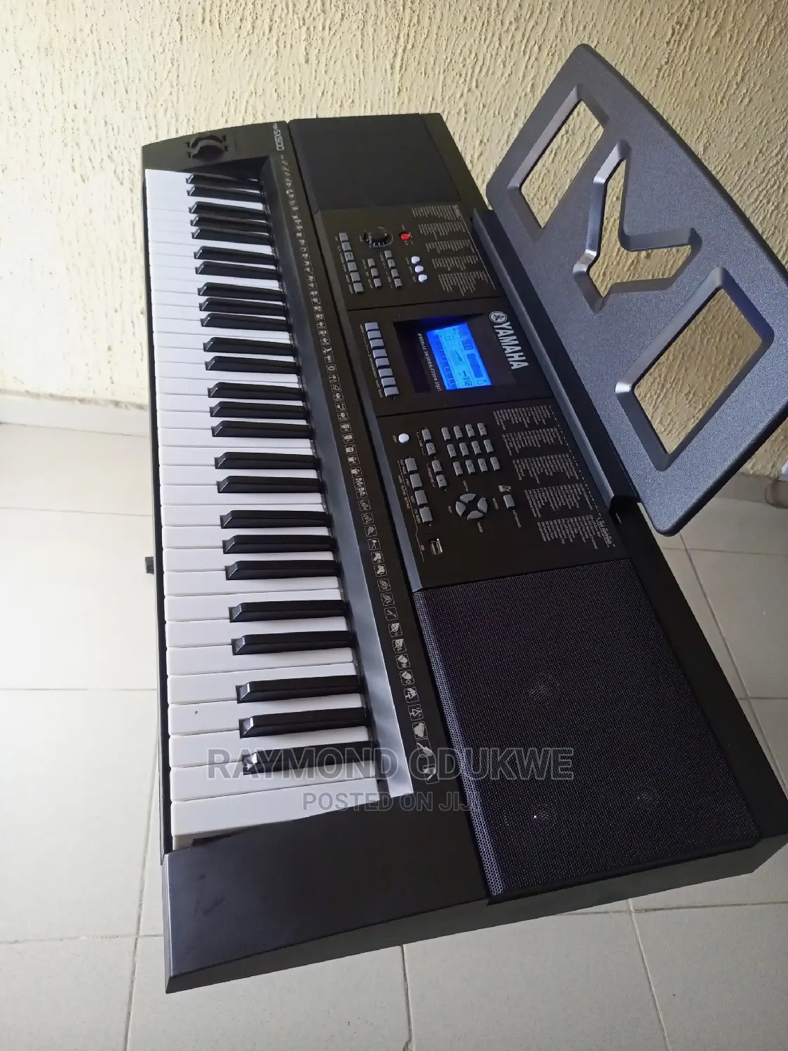 Standard Full Sized 61keys Professional Piano/Keyboard.