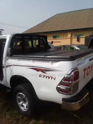 Toyota Hilux Booth Cover Folding