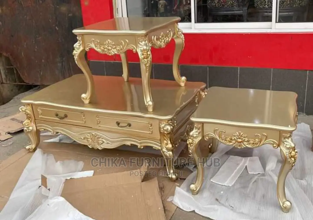 Quality Gold Centre Table With Stools