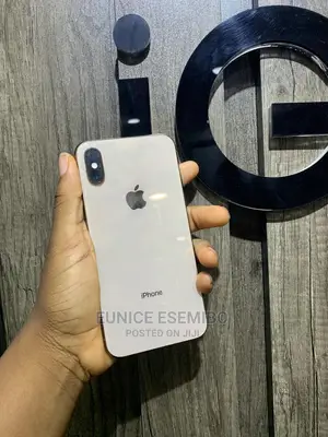 Apple iPhone XS 64 GB White