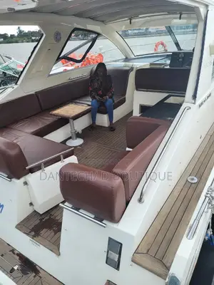 2 Bedroom Boat for Hire