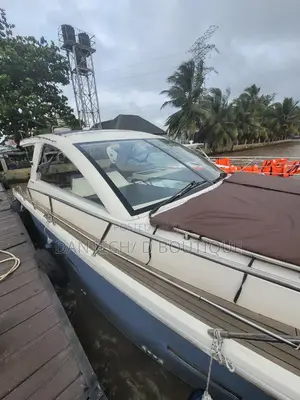2 Bedroom Boat for Hire