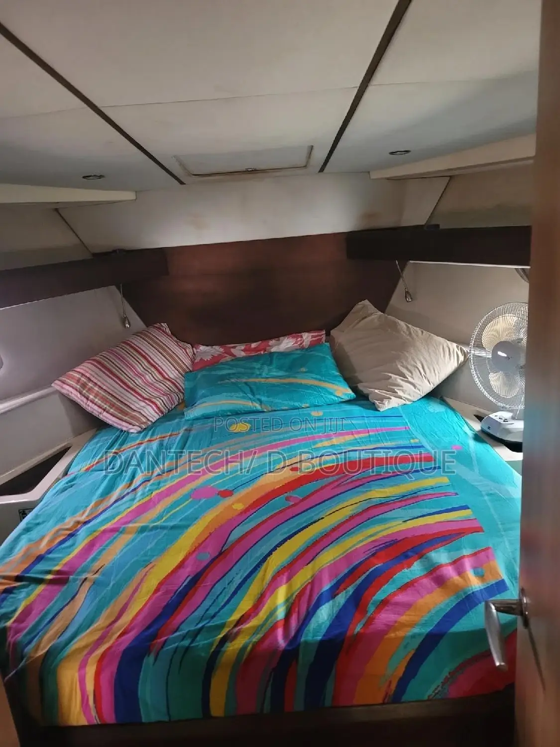 2 Bedroom Boat for Hire