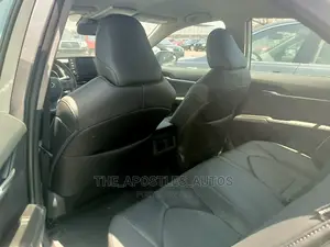 Toyota Camry XLE 2022 Silver