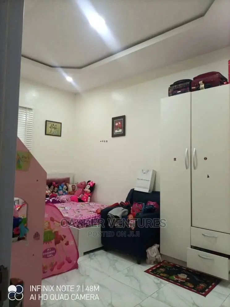 4bdrm Duplex in Agungi for rent