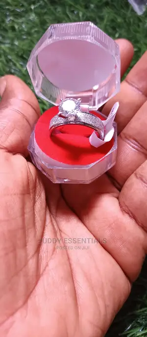 Original High Quality Non Tarnishing Silver Engagement Ring