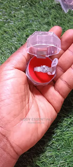 Original High Quality Non Tarnishing Silver Engagement Ring