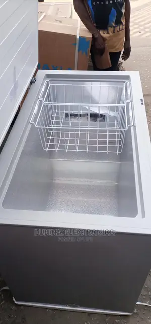 Brand New HISENSE(MODEL390)297L/Chest Freezer/Extenal/Silver