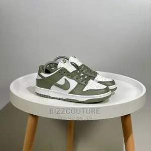 Original NIKE SB DUNK LOW Olive Sneaker Available in Store