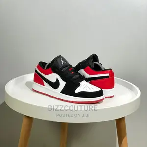 Original NIKE SB DUNK Sneakers Available in Store