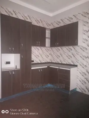 4bdrm Townhouse / Terrace in Apo Resettlement for rent