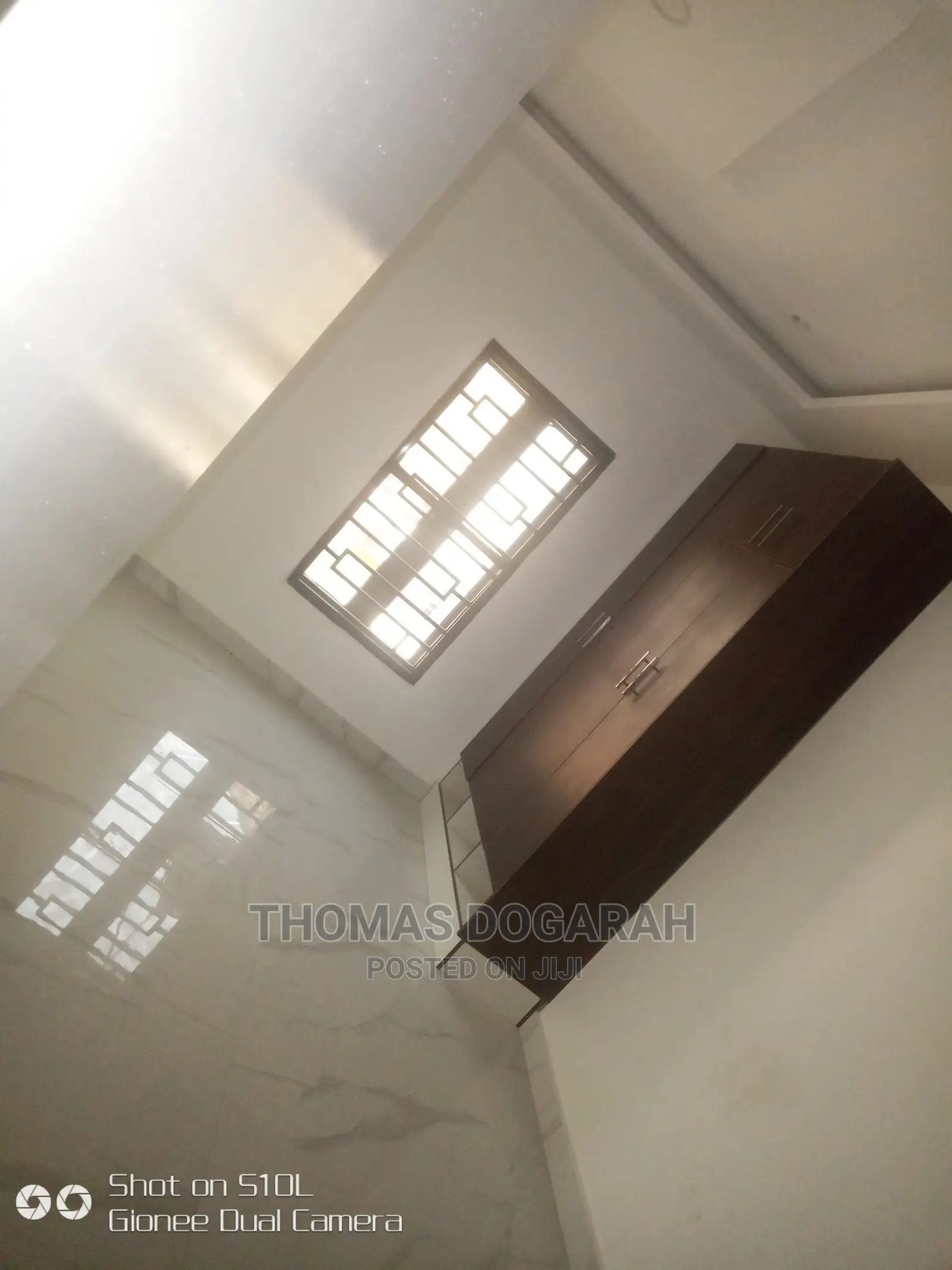 4bdrm Townhouse / Terrace in Apo Resettlement for rent