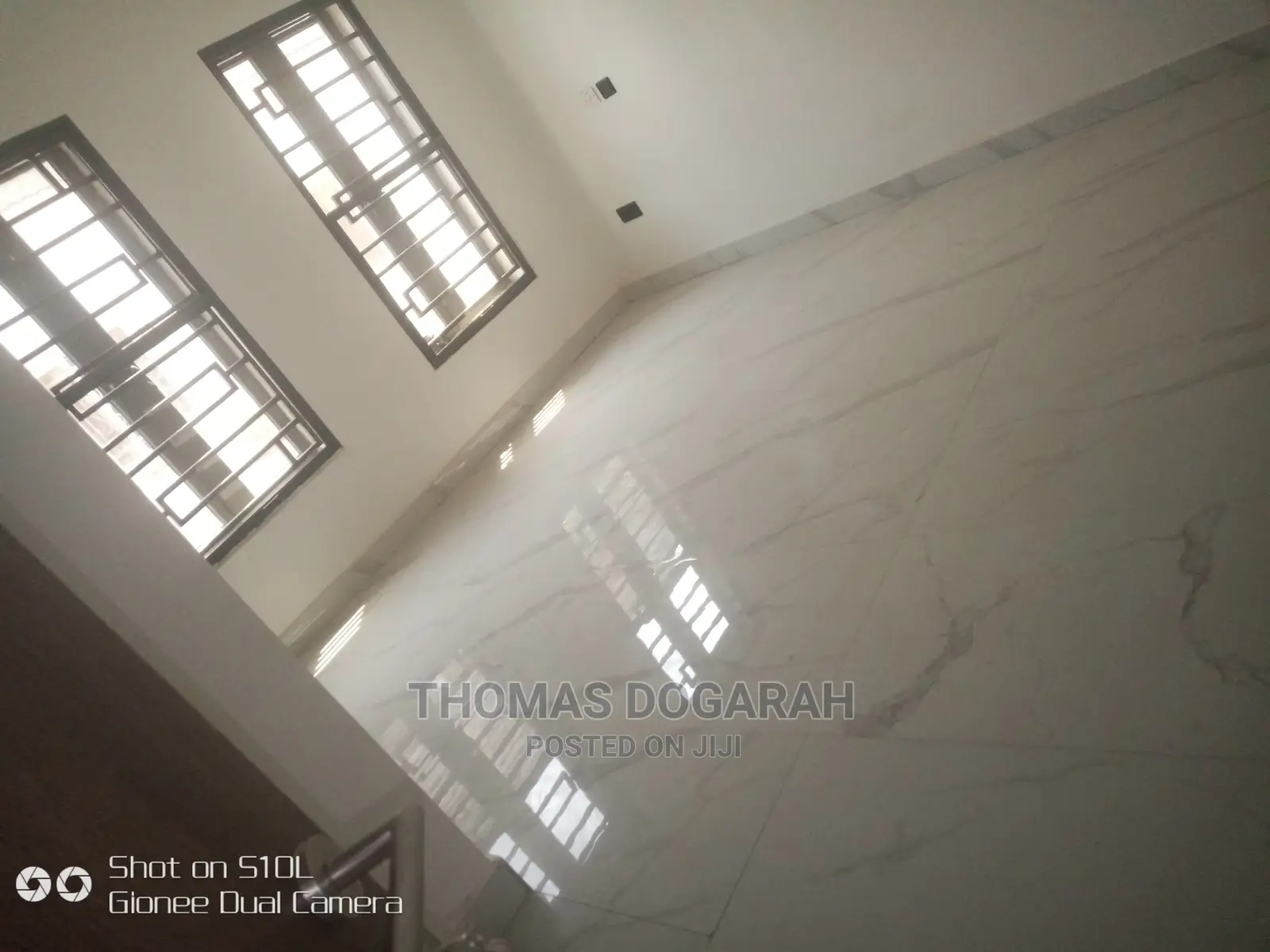 4bdrm Townhouse / Terrace in Apo Resettlement for rent