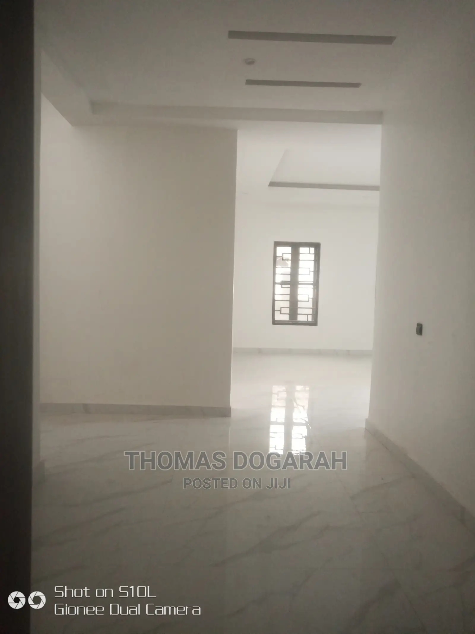 4bdrm Townhouse / Terrace in Apo Resettlement for rent
