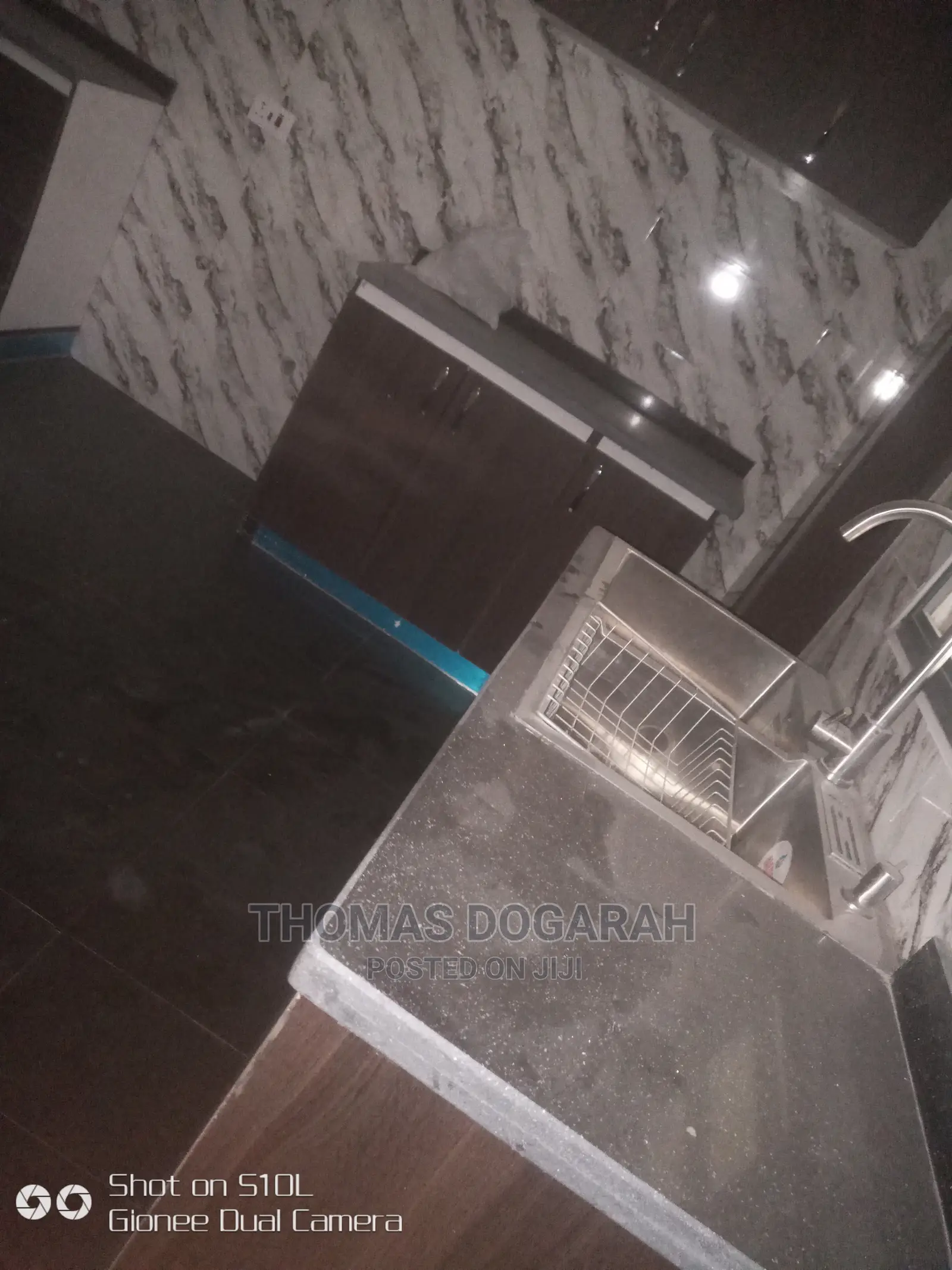 4bdrm Townhouse / Terrace in Apo Resettlement for rent