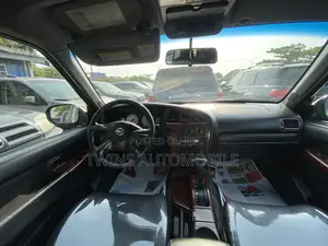 Nissan Pathfinder 2004 Black