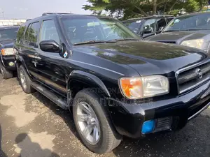 Nissan Pathfinder 2004 Black
