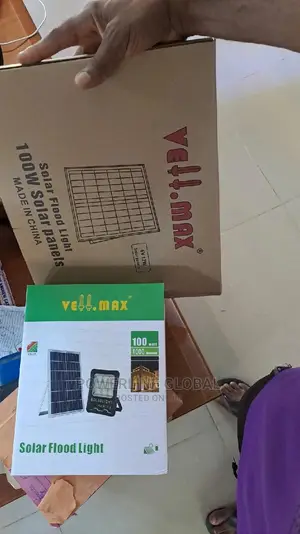 100w Solar Flood Light for Estate's/ Companies/ Warehouses
