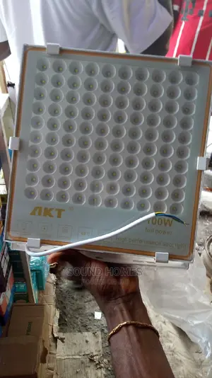 Akt Floodlight