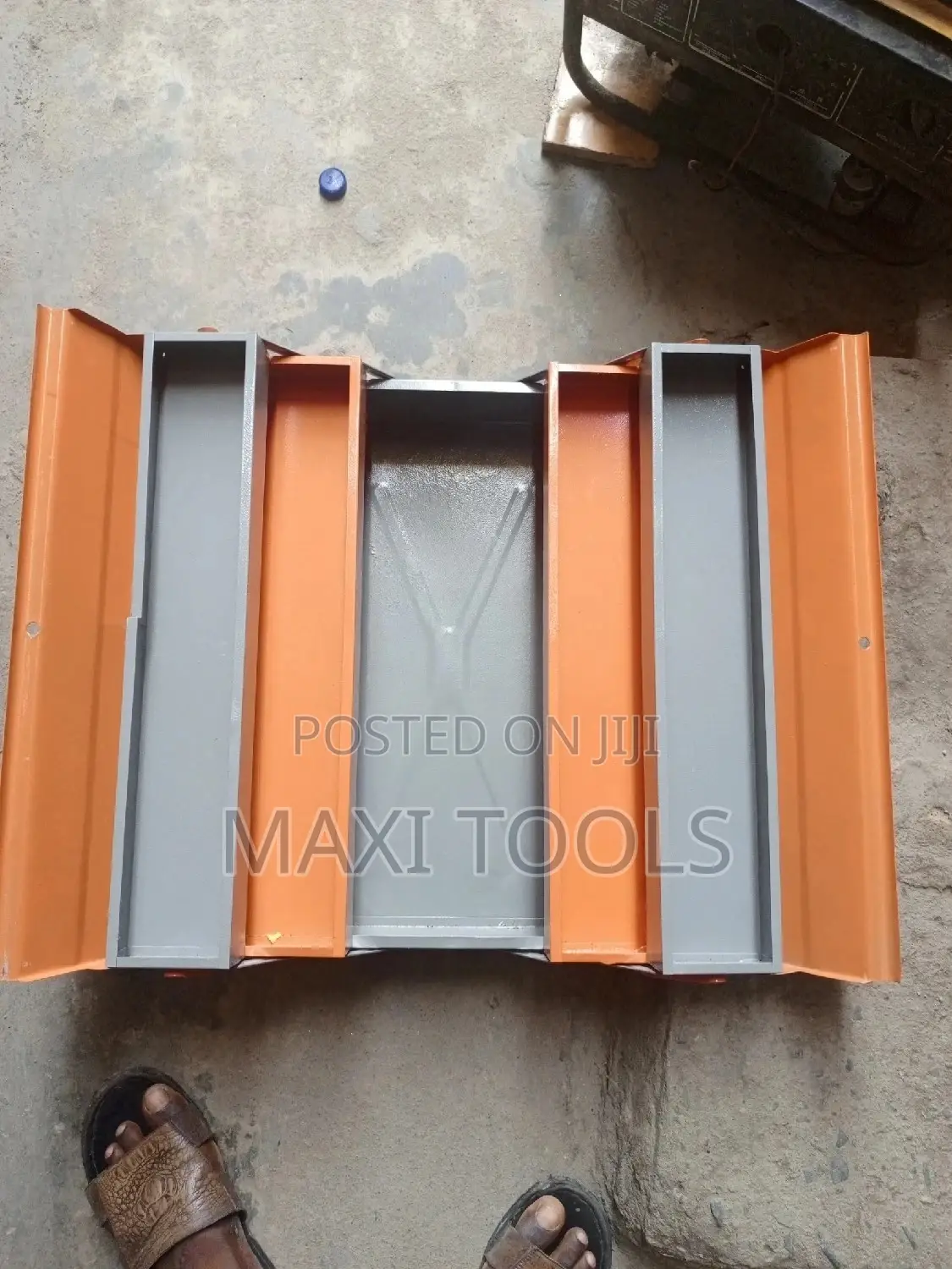 Empty Toolbox