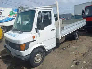 Mercedes 307 Mini Truck 4tyres