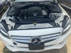 Mercedes-Benz C300 2017 White