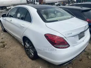Mercedes-Benz C300 2017 White