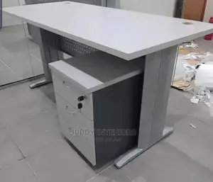 Quality Executive Wooden Office Table With Drawers.