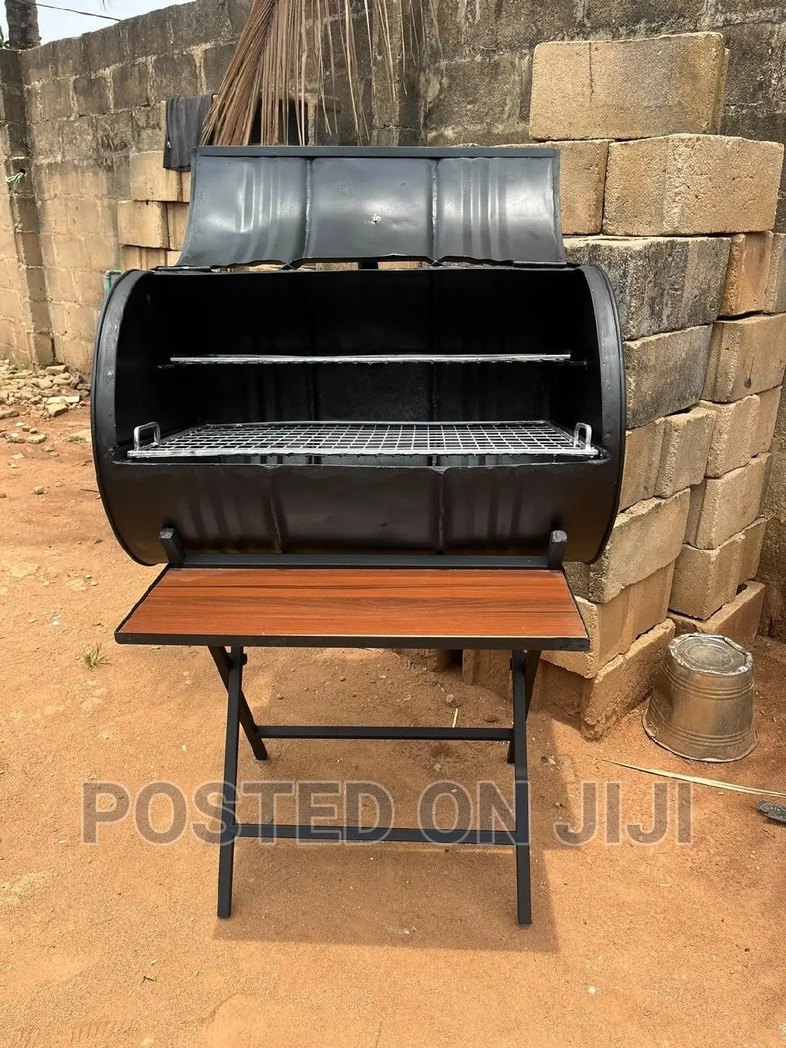 Unique and Durable 200 LTRS Charcoal Grill