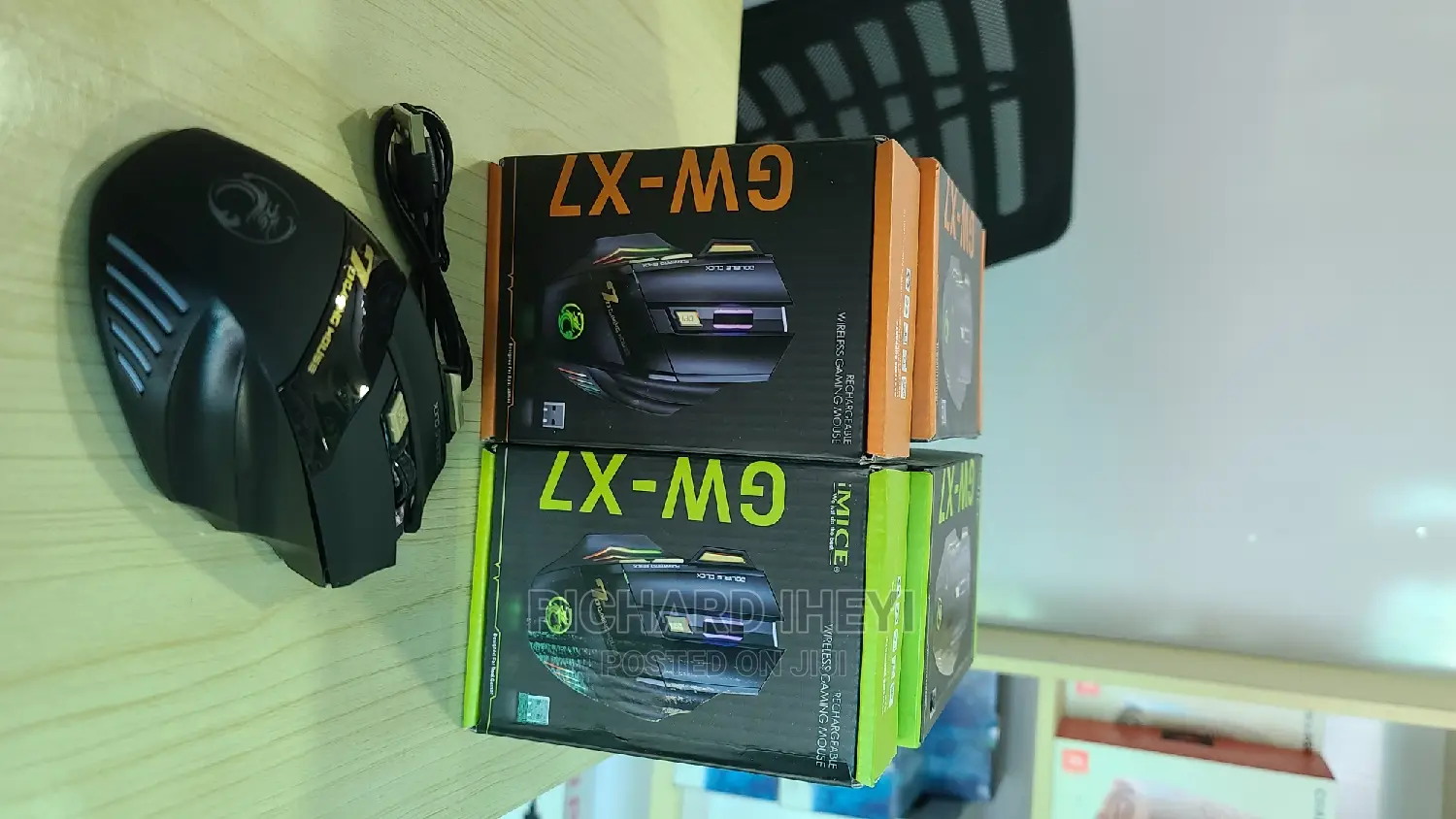 Rechargeable Wireless Gaming Mouse With Backlight RGB