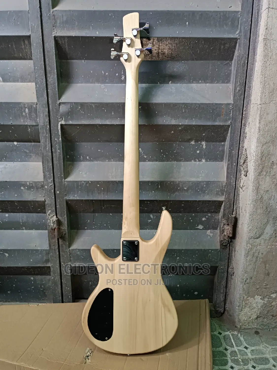 Ibanez 4strings Bass Guitar