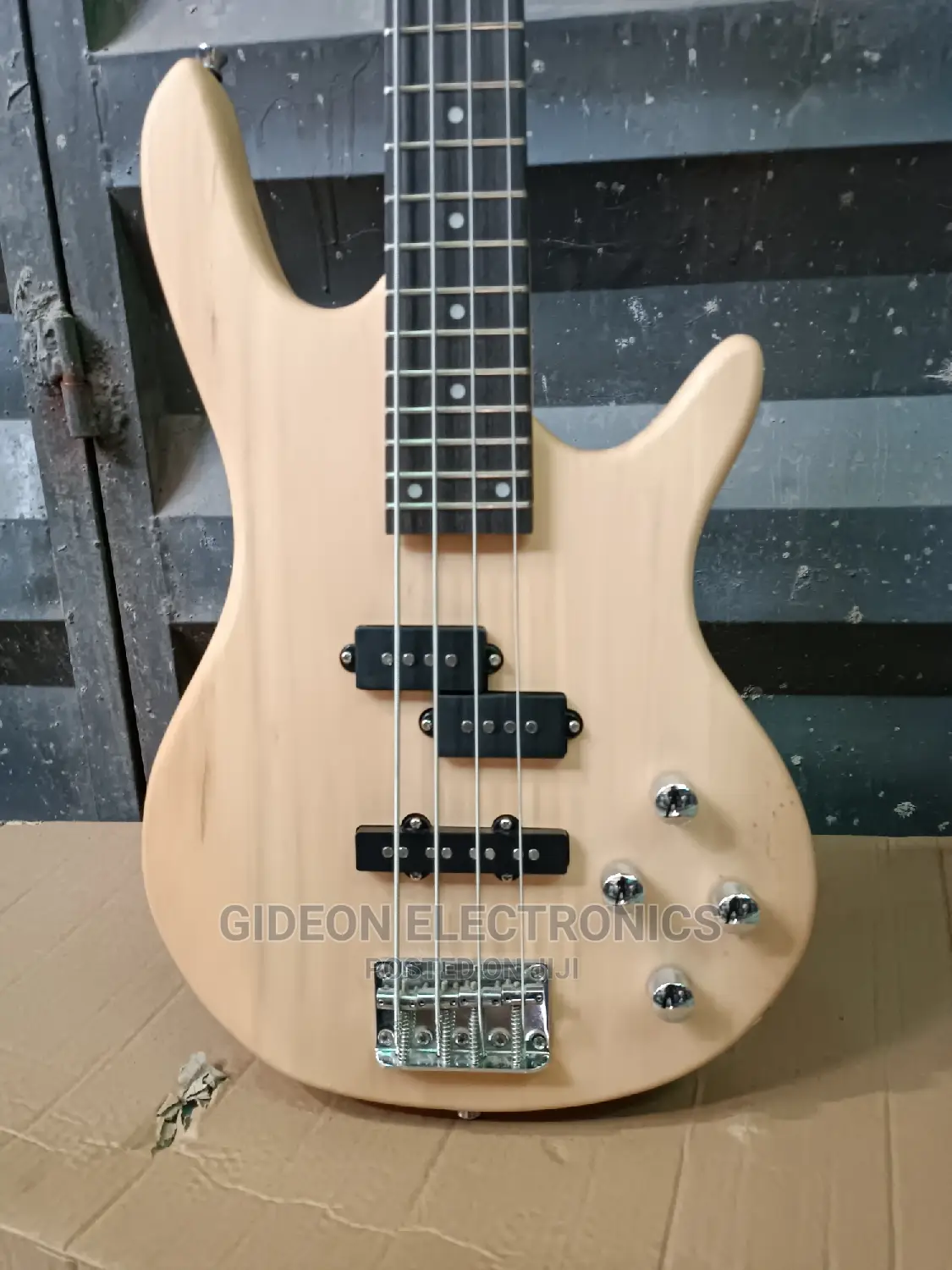 Ibanez 4strings Bass Guitar