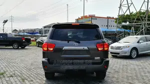 Toyota Sequoia Limited 4dr SUV (5.7L 8cyl 6A) 2012 Gray