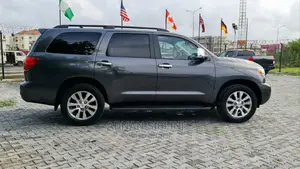 Toyota Sequoia Limited 4dr SUV (5.7L 8cyl 6A) 2012 Gray