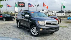 Toyota Sequoia Limited 4dr SUV (5.7L 8cyl 6A) 2012 Gray