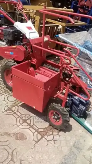 Maize / Corn Harvester Machine