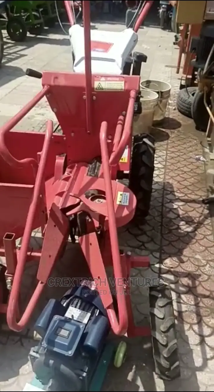 Maize / Corn Harvester Machine