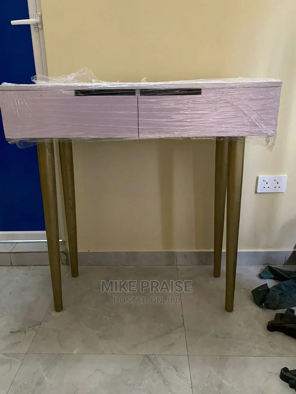 Quality Reading Table