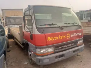 Mitsubishi Canter 1999 Red