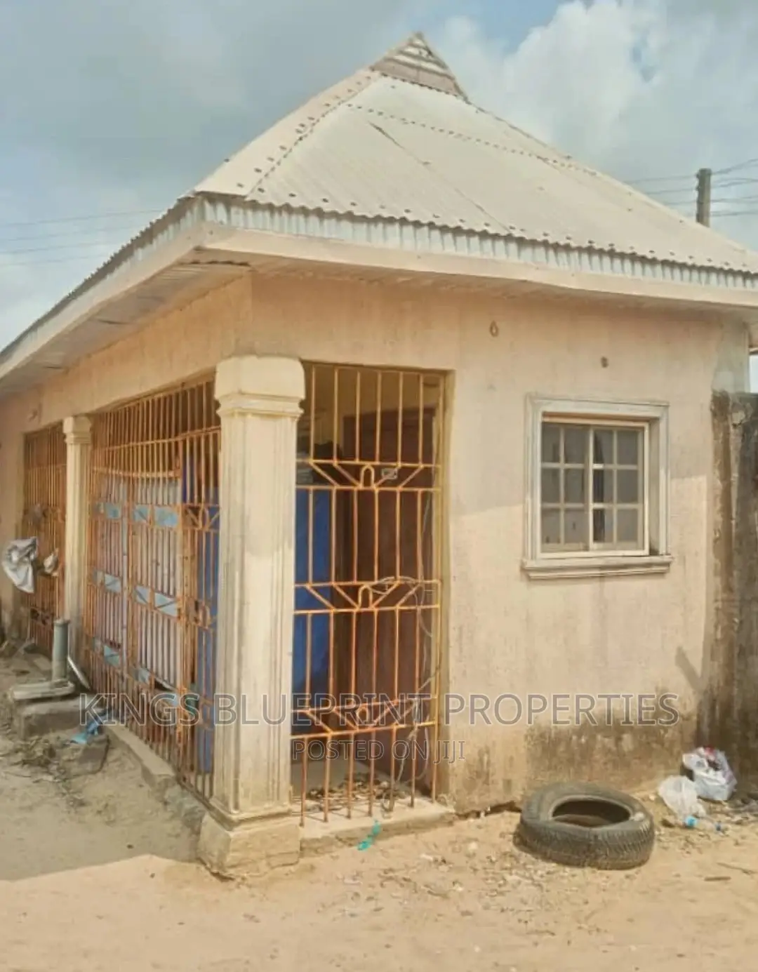 2bdrm Bungalow in Ughelli, Warri for Sale