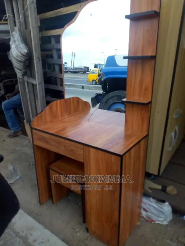 A Quality Dressing Mirror