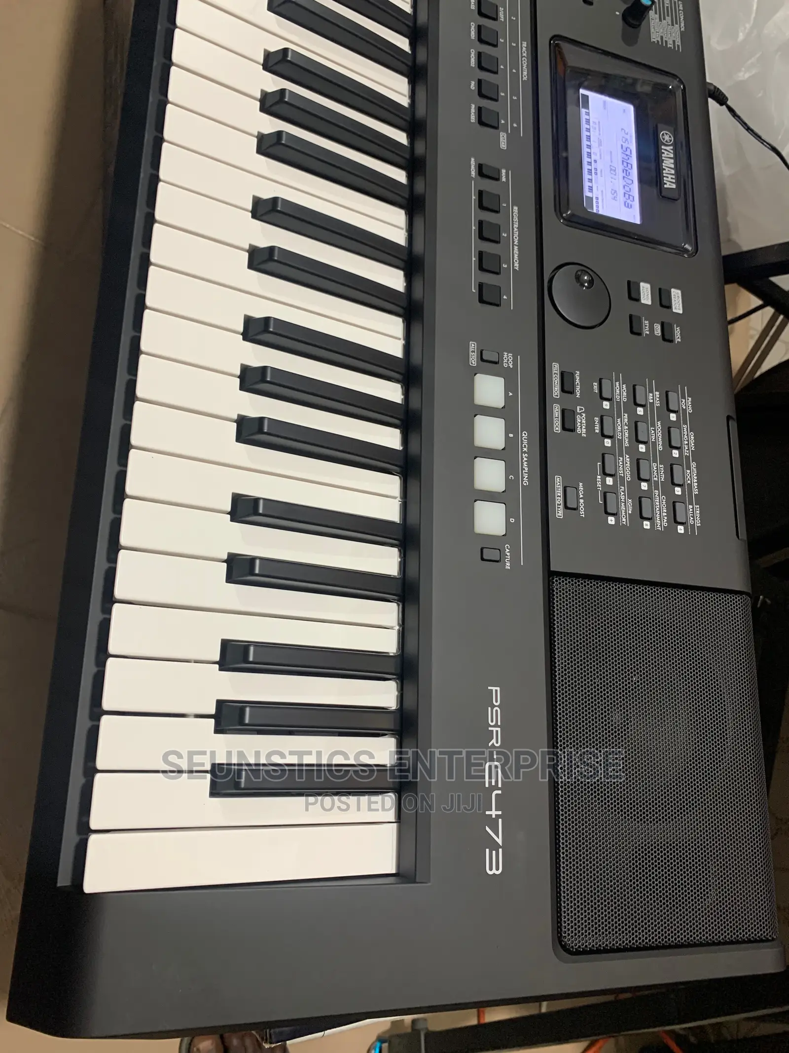 Quality Yamaha PSR E473 Keyboard/Piano