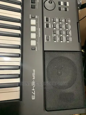 Quality Yamaha PSR E473 Keyboard/Piano