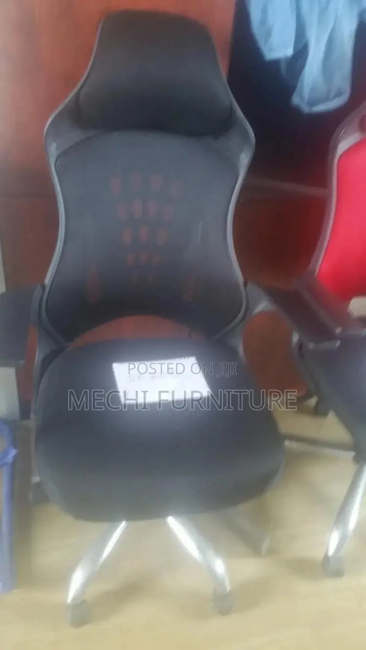 Manege Chair