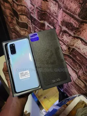New Samsung Galaxy S20 128 GB Blue