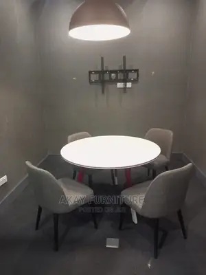 White Round Meeting Table Size 4ft