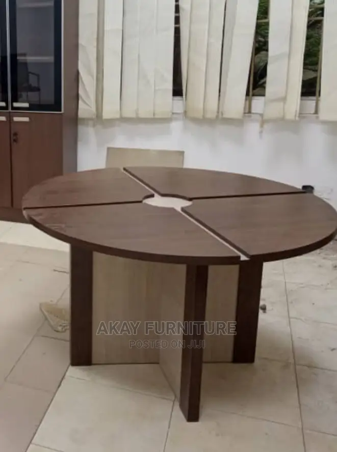 Round Meeting Table