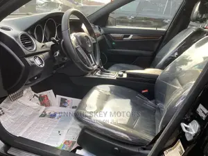 Mercedes-Benz C300 2012 Black
